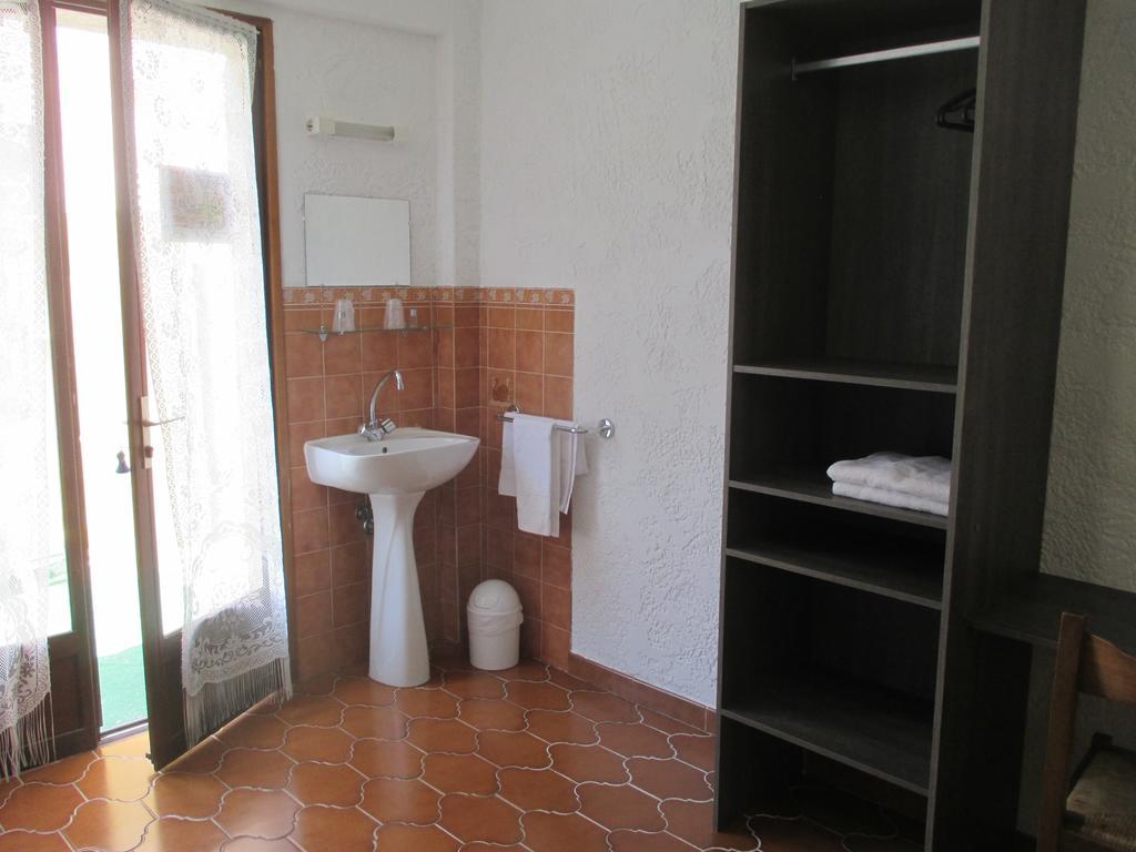 Hotel Restaurant Les 3 Chenes Fréjus Zewnętrze zdjęcie