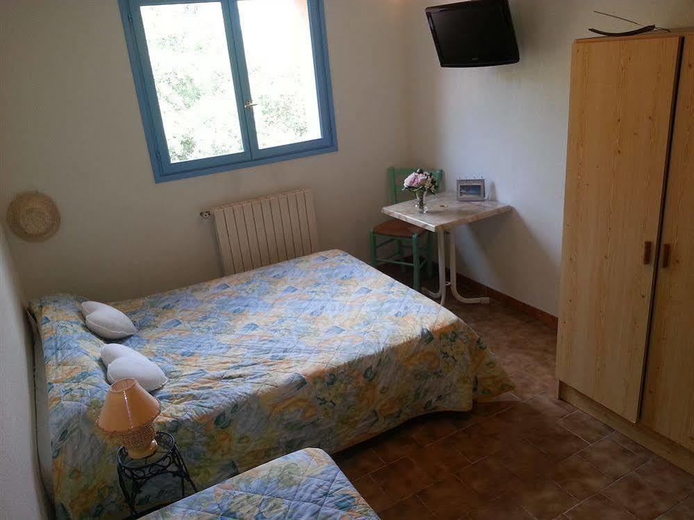 Hotel Restaurant Les 3 Chenes Fréjus Zewnętrze zdjęcie