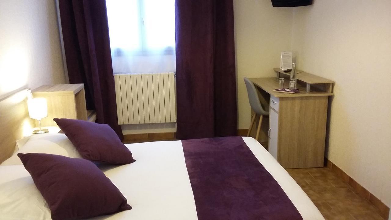 Hotel Restaurant Les 3 Chenes Fréjus Zewnętrze zdjęcie