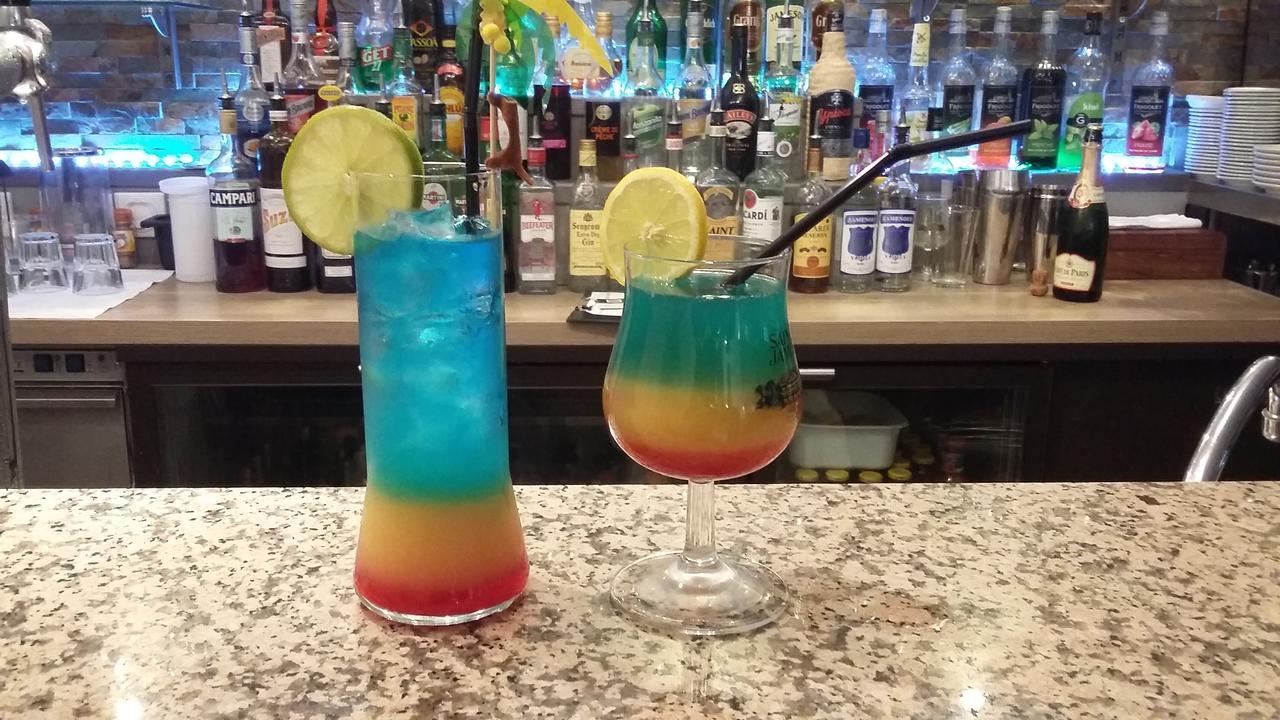 Hotel Restaurant Les 3 Chenes Fréjus Zewnętrze zdjęcie