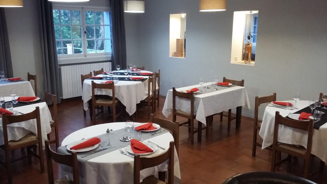 Hotel Restaurant Les 3 Chenes Fréjus Zewnętrze zdjęcie