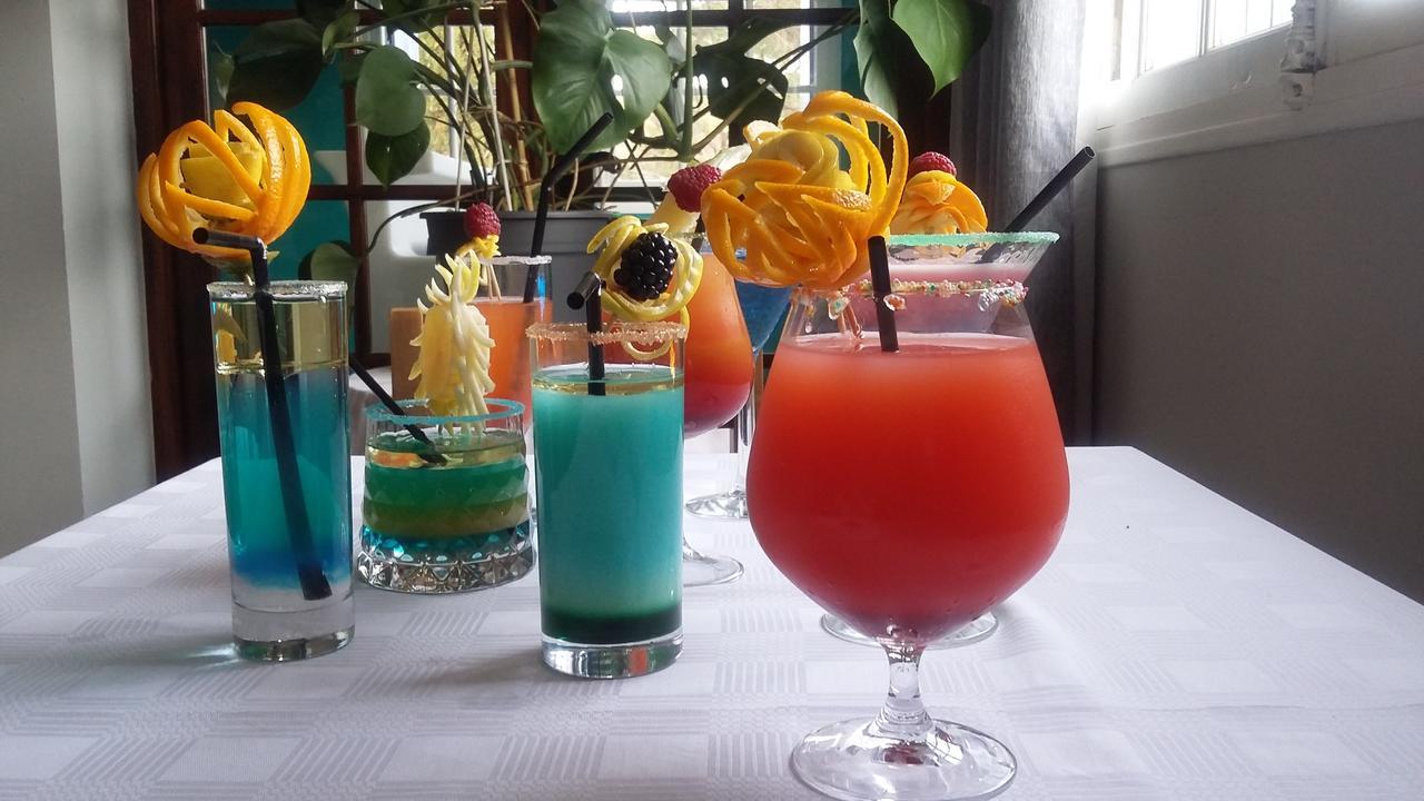 Hotel Restaurant Les 3 Chenes Fréjus Zewnętrze zdjęcie