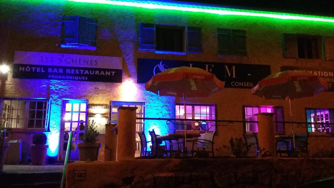 Hotel Restaurant Les 3 Chenes Fréjus Zewnętrze zdjęcie
