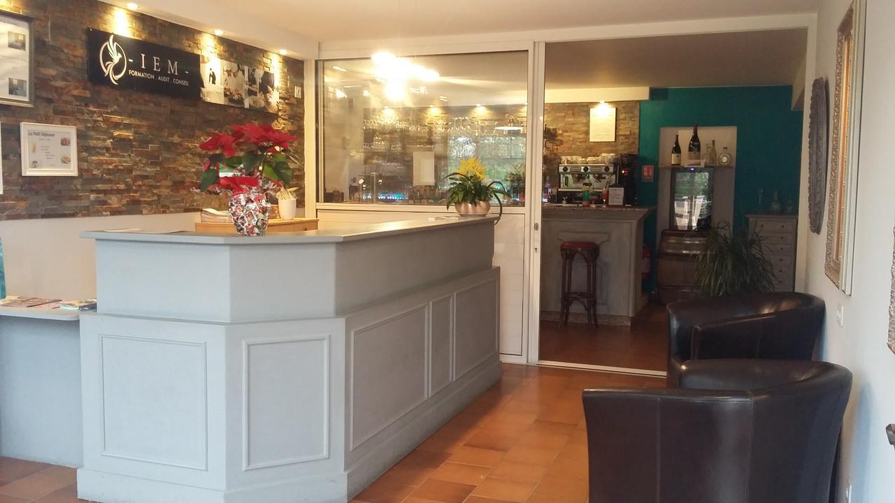 Hotel Restaurant Les 3 Chenes Fréjus Zewnętrze zdjęcie