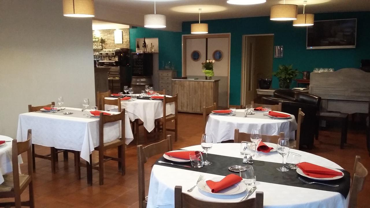 Hotel Restaurant Les 3 Chenes Fréjus Zewnętrze zdjęcie