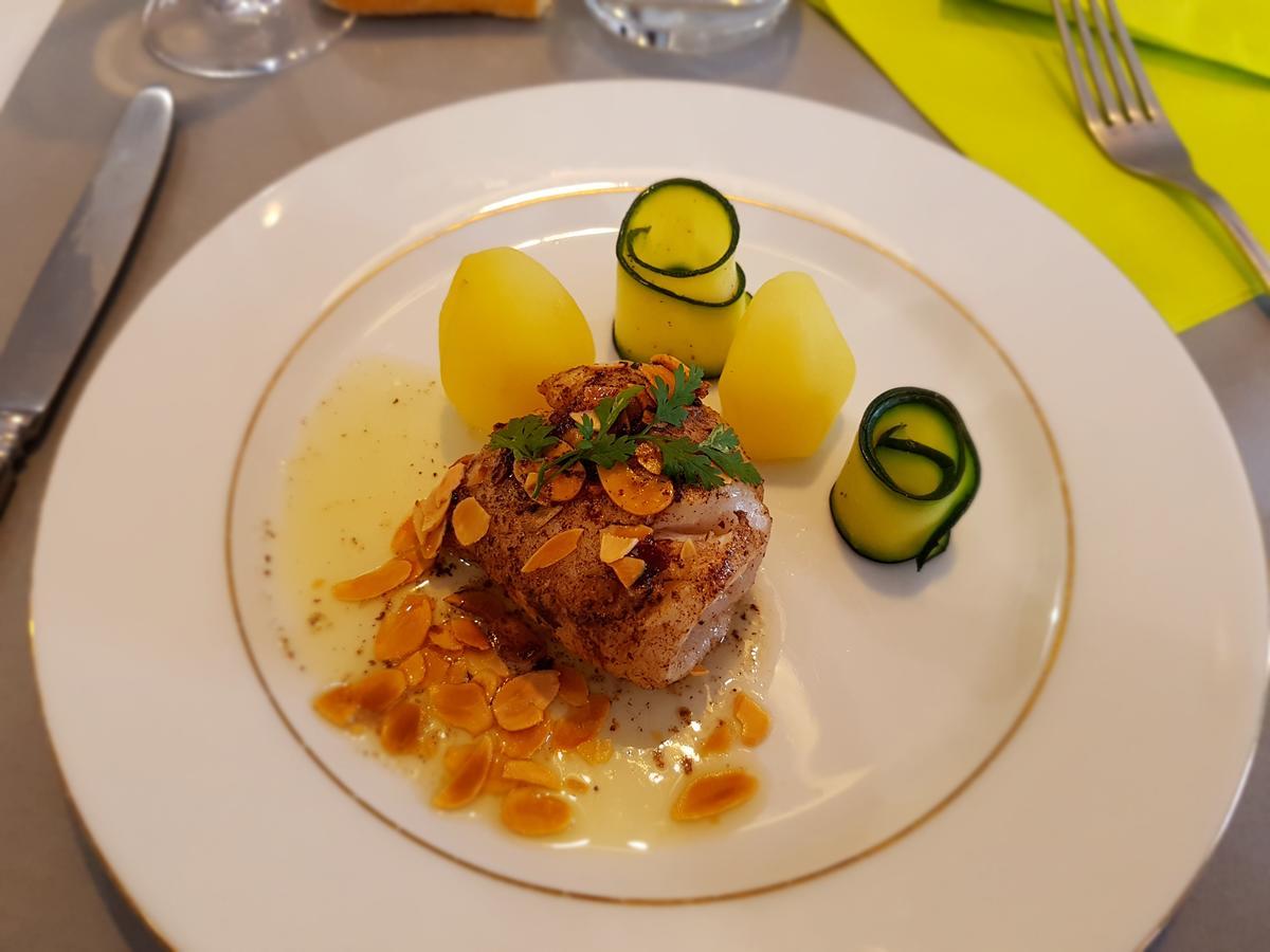 Hotel Restaurant Les 3 Chenes Fréjus Zewnętrze zdjęcie