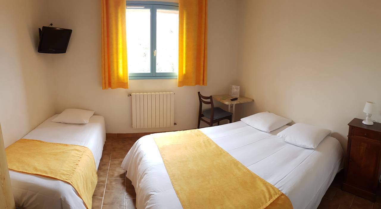 Hotel Restaurant Les 3 Chenes Fréjus Zewnętrze zdjęcie