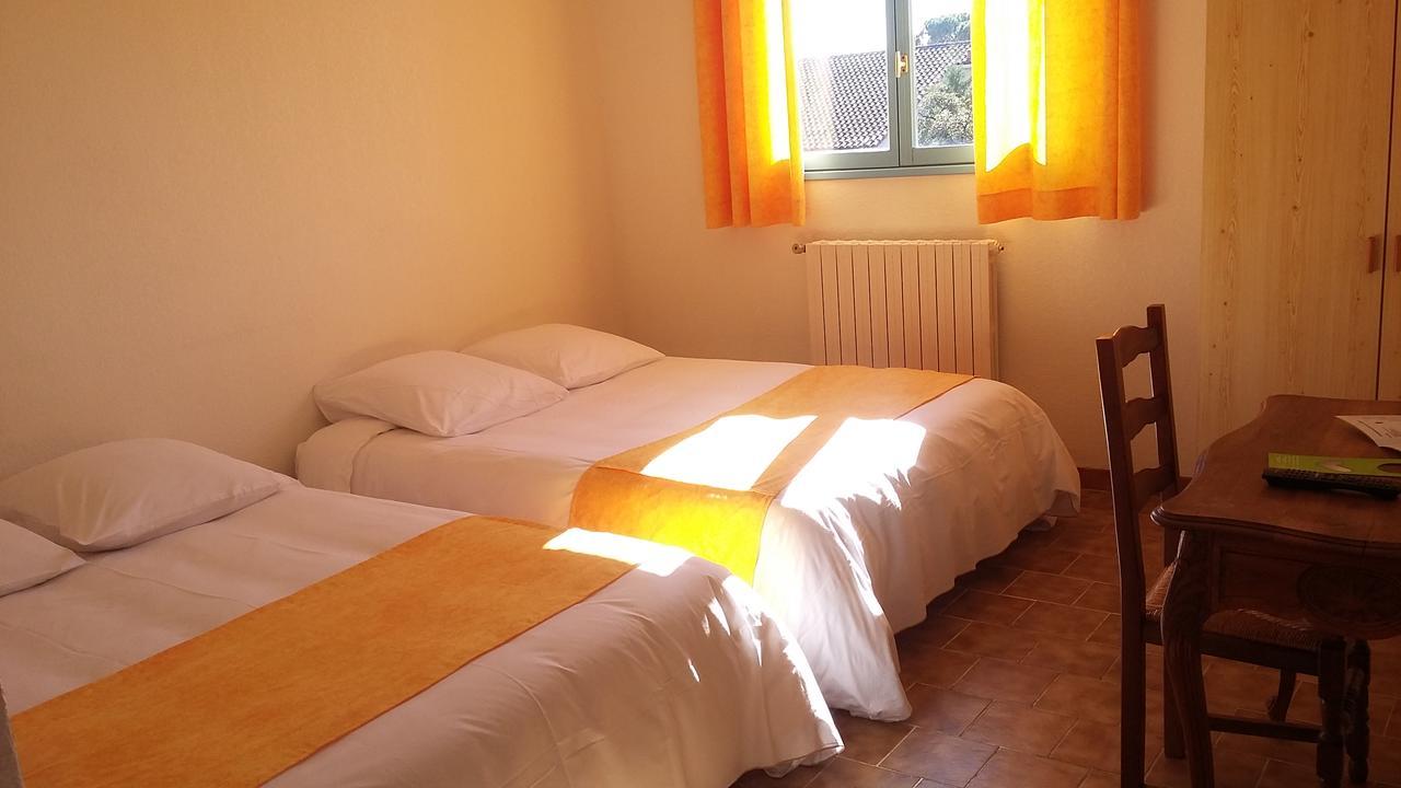 Hotel Restaurant Les 3 Chenes Fréjus Zewnętrze zdjęcie
