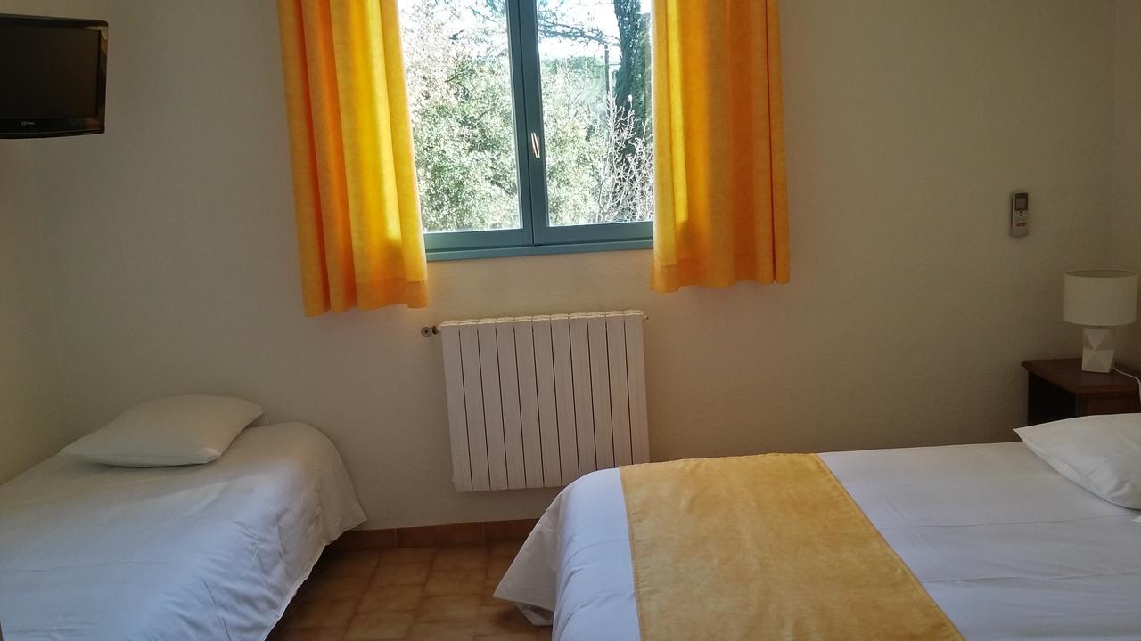 Hotel Restaurant Les 3 Chenes Fréjus Zewnętrze zdjęcie
