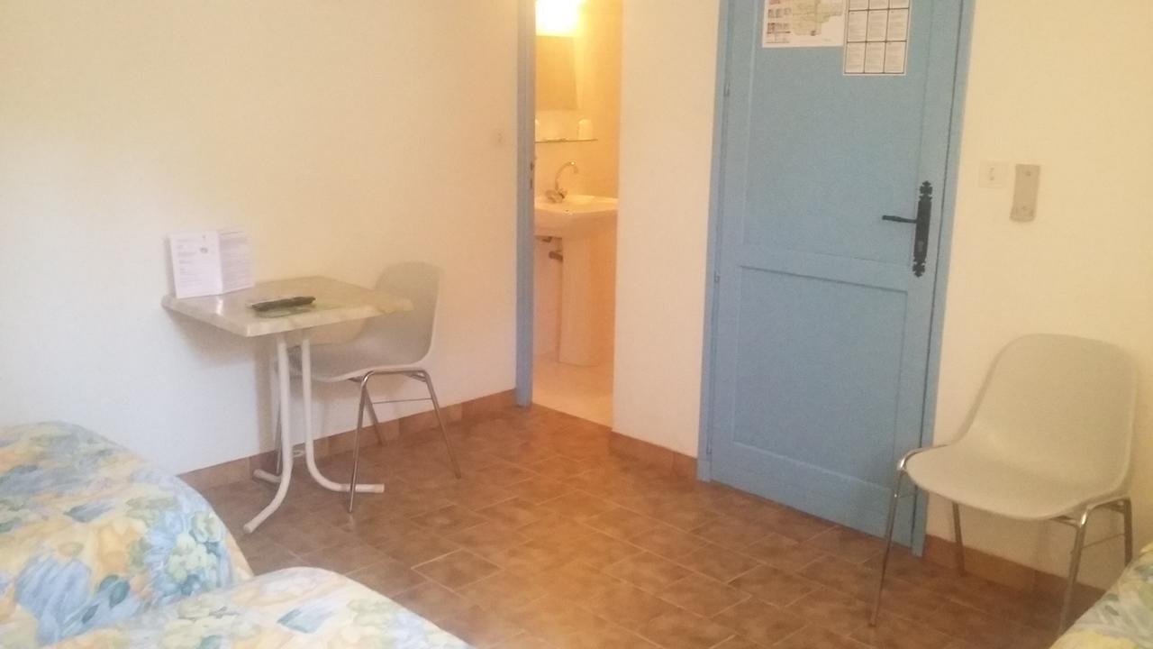 Hotel Restaurant Les 3 Chenes Fréjus Zewnętrze zdjęcie