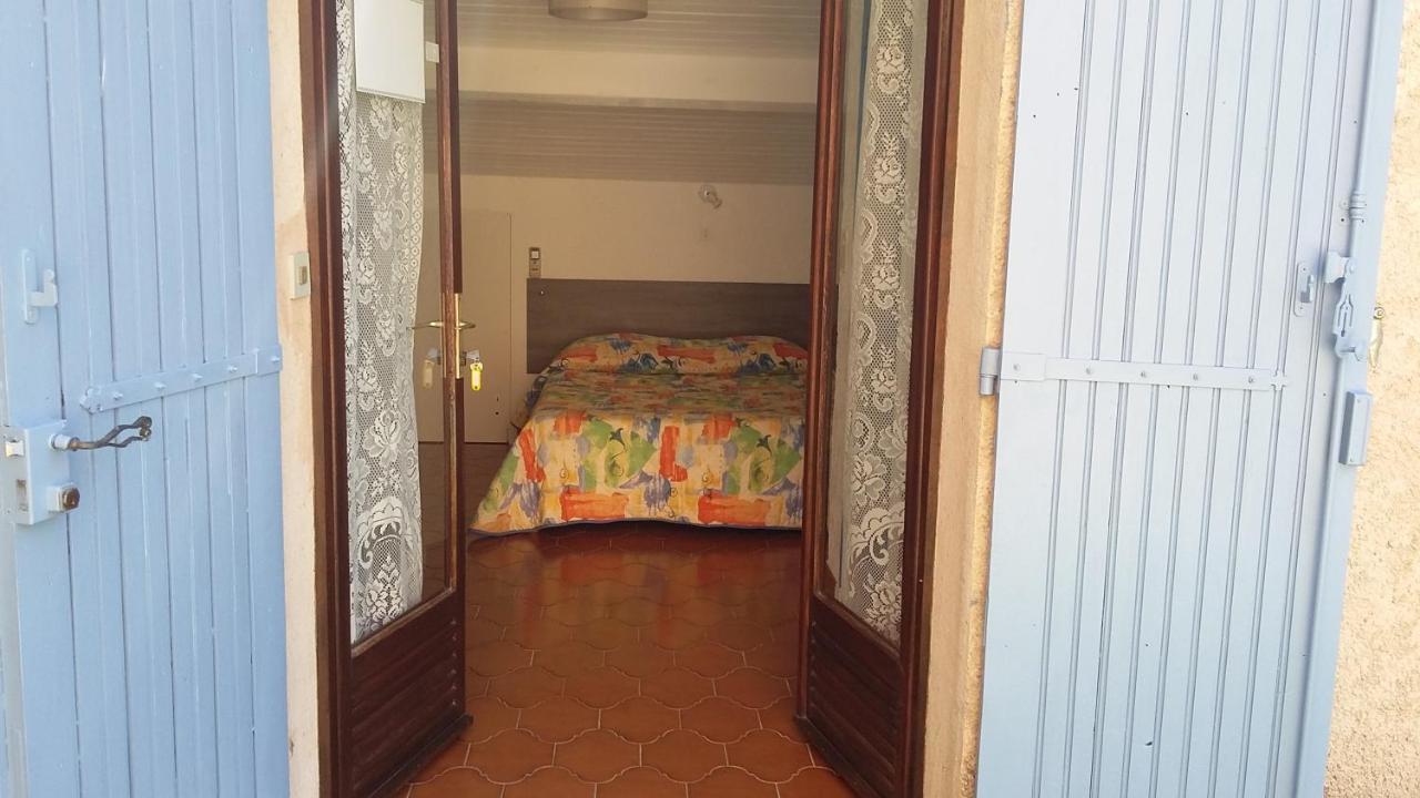 Hotel Restaurant Les 3 Chenes Fréjus Zewnętrze zdjęcie
